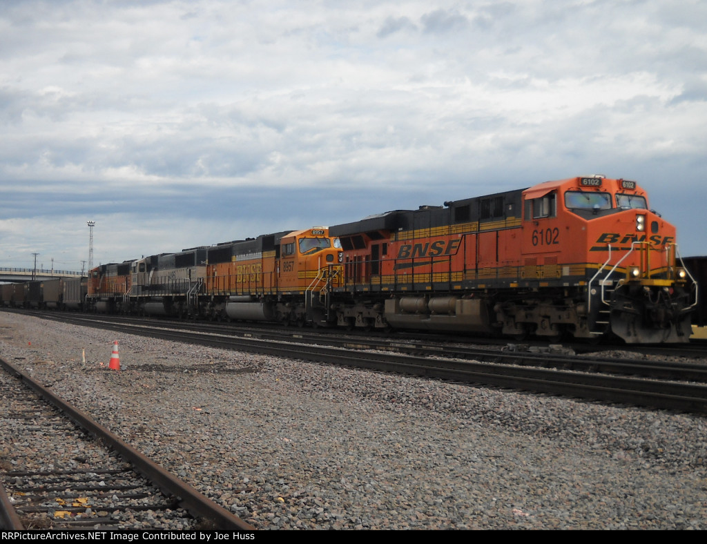 BNSF 6102 West